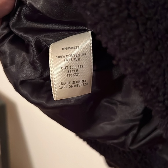 Max Studio Teddy black Moto crop jacket. Women size Med - Picture 6 of 6